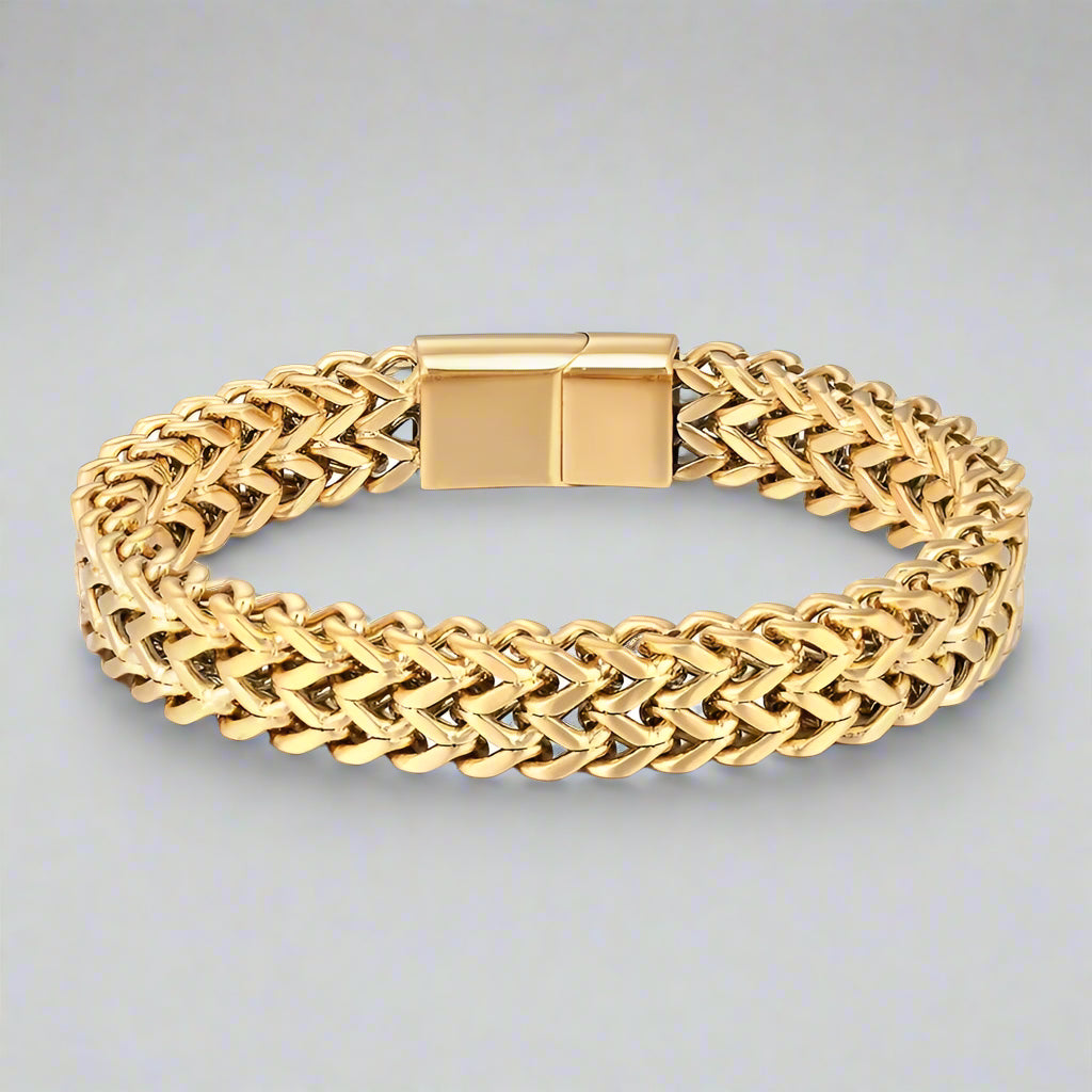 gold link chain bracelet