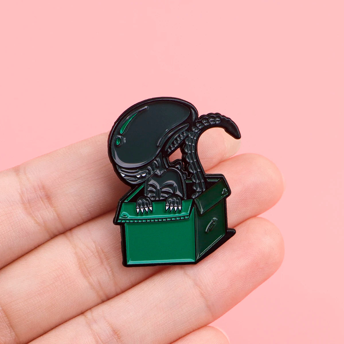 Xenomorph Alien Trash Pin