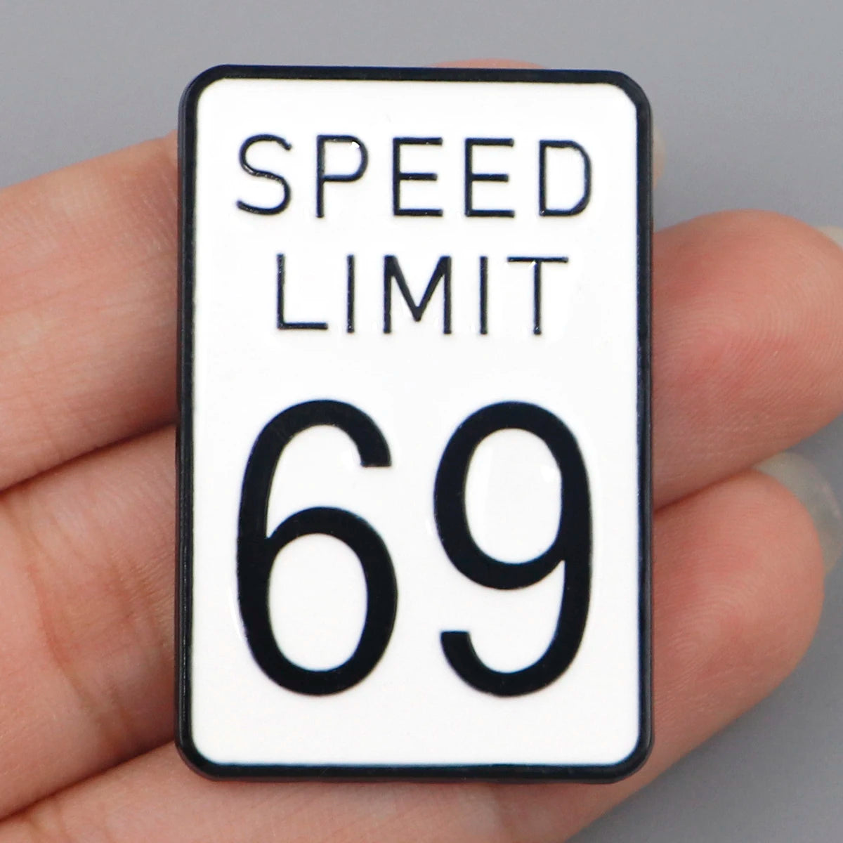 Retro Speed Limit 69 Pin